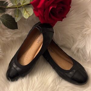 Josef Seibel 🌺 Cap-Toe Leather Flats